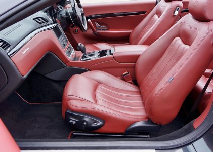 AUTOMOBILE